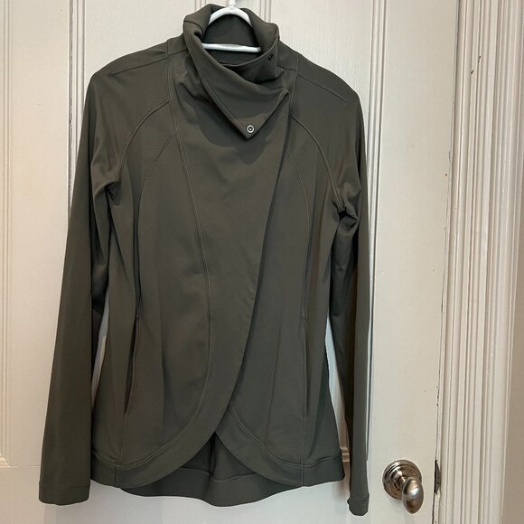 Lululemon Rulu Rally Wrap Jacket: Grey Sage Olive Green - Picture 4 of 6